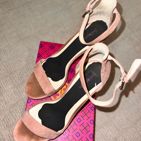 Pink Crème Heels - Picture 3 of 4